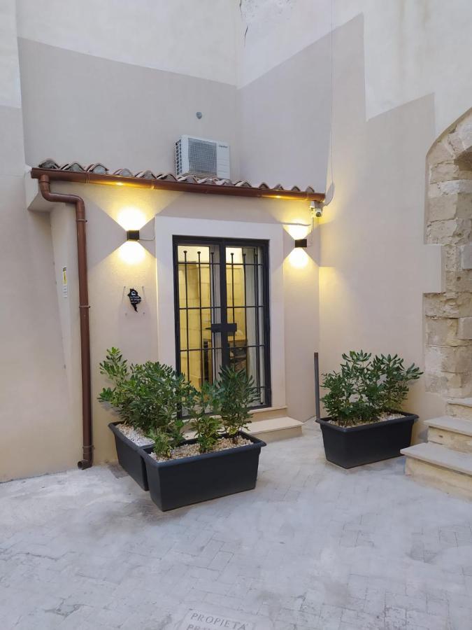 La Punta Di Ortigia Holiday Home Syrakus Exterior foto