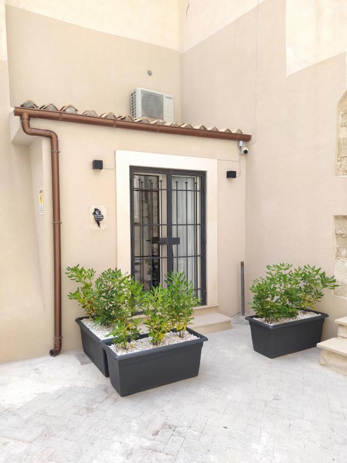 La Punta Di Ortigia Holiday Home Syrakus Exterior foto